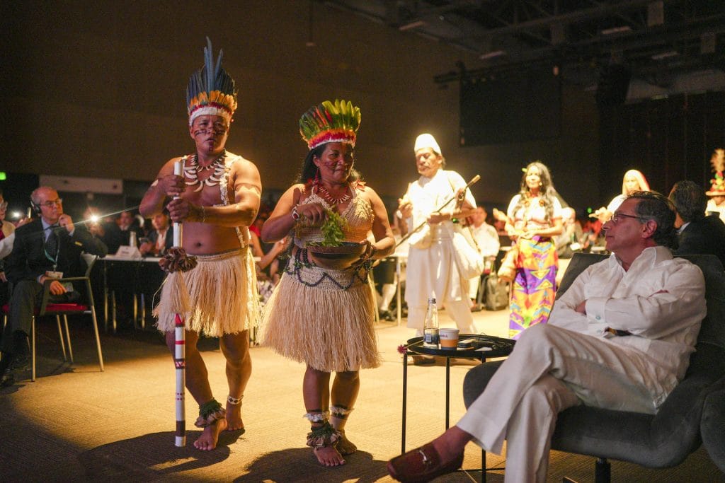 54082077445_0d1b8c0ccd_h | Ambienta - Staging