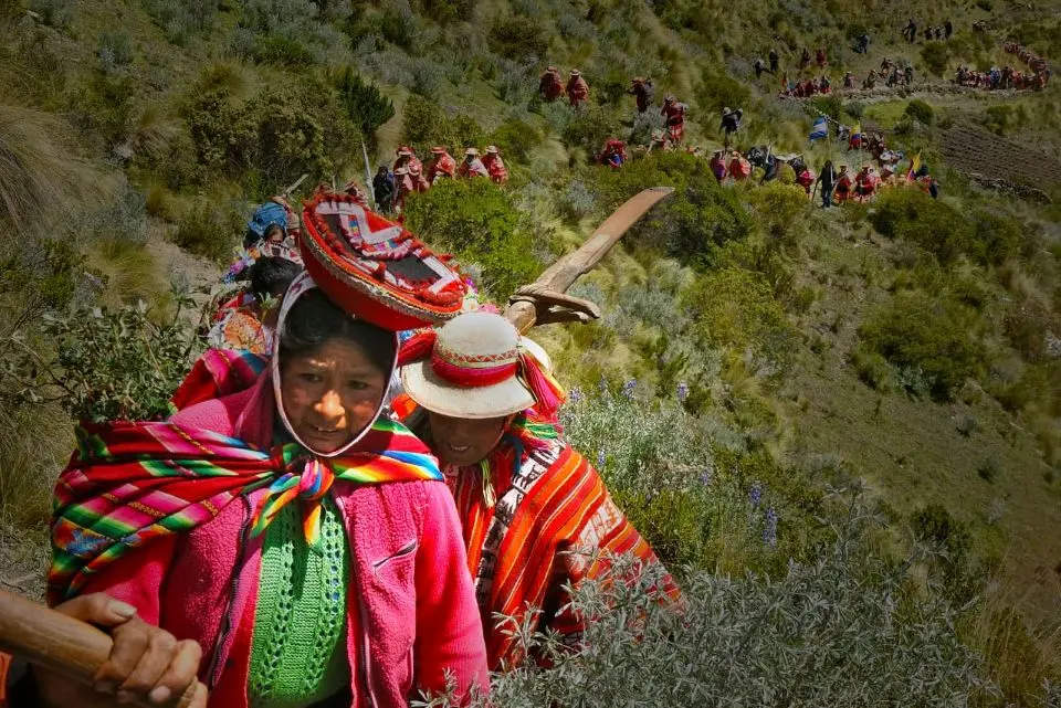 accion-andina-restauracion-mujeres | Ambienta Mujeres indígenas participando en actividades de la Acción Andina.