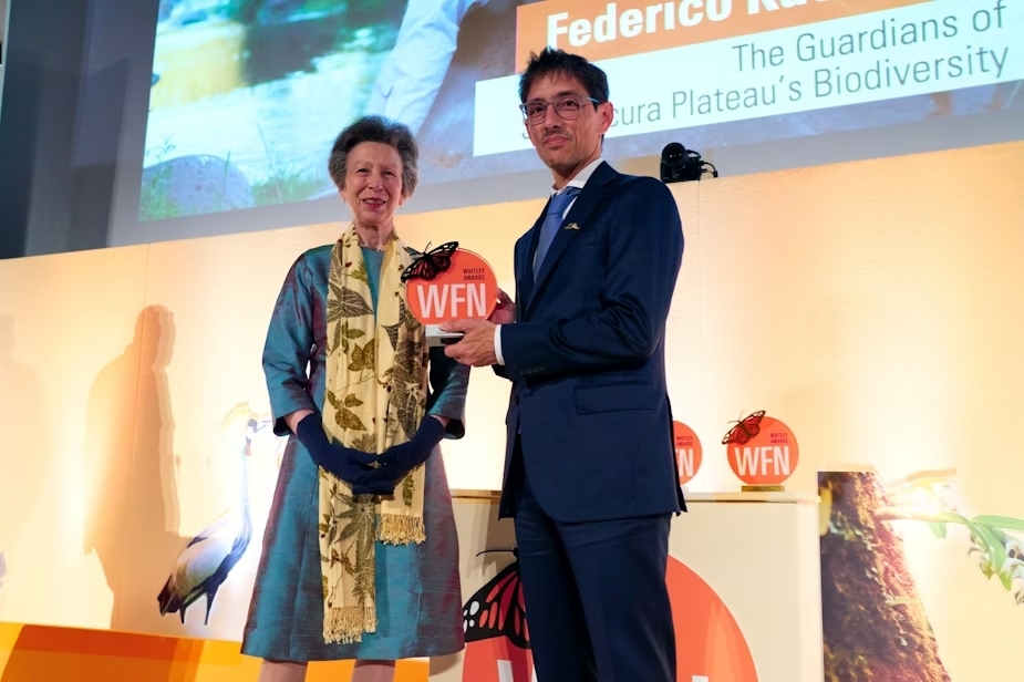 Federico_Kacoliris_2025_Argentina_Whitley_Award_Presented_by_HRH_4 | Ambienta