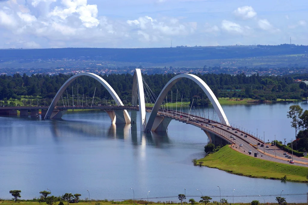 Puente JK en Brasilia, sede de la conferencia sobre clima y salud