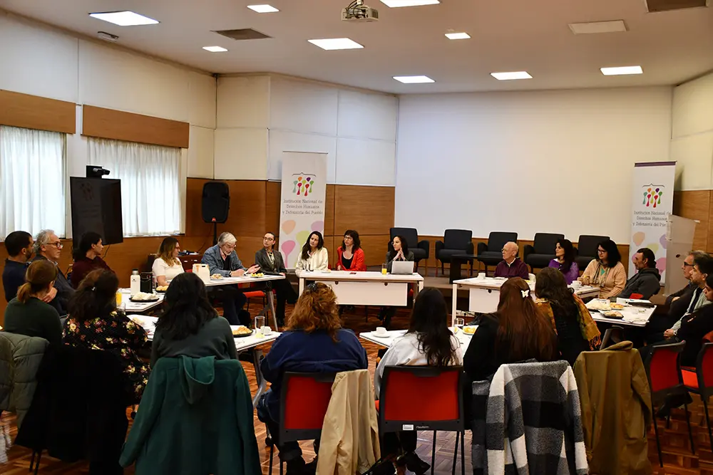 Participantes del curso taller de Protección del Ambiente y Derechos Humanos organizado por la INDDHH de Uruguay.