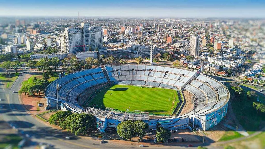 Vista aérea del Estadio Centenario y el Parque Batlle, territorio donde se ubica la Escuela 100.